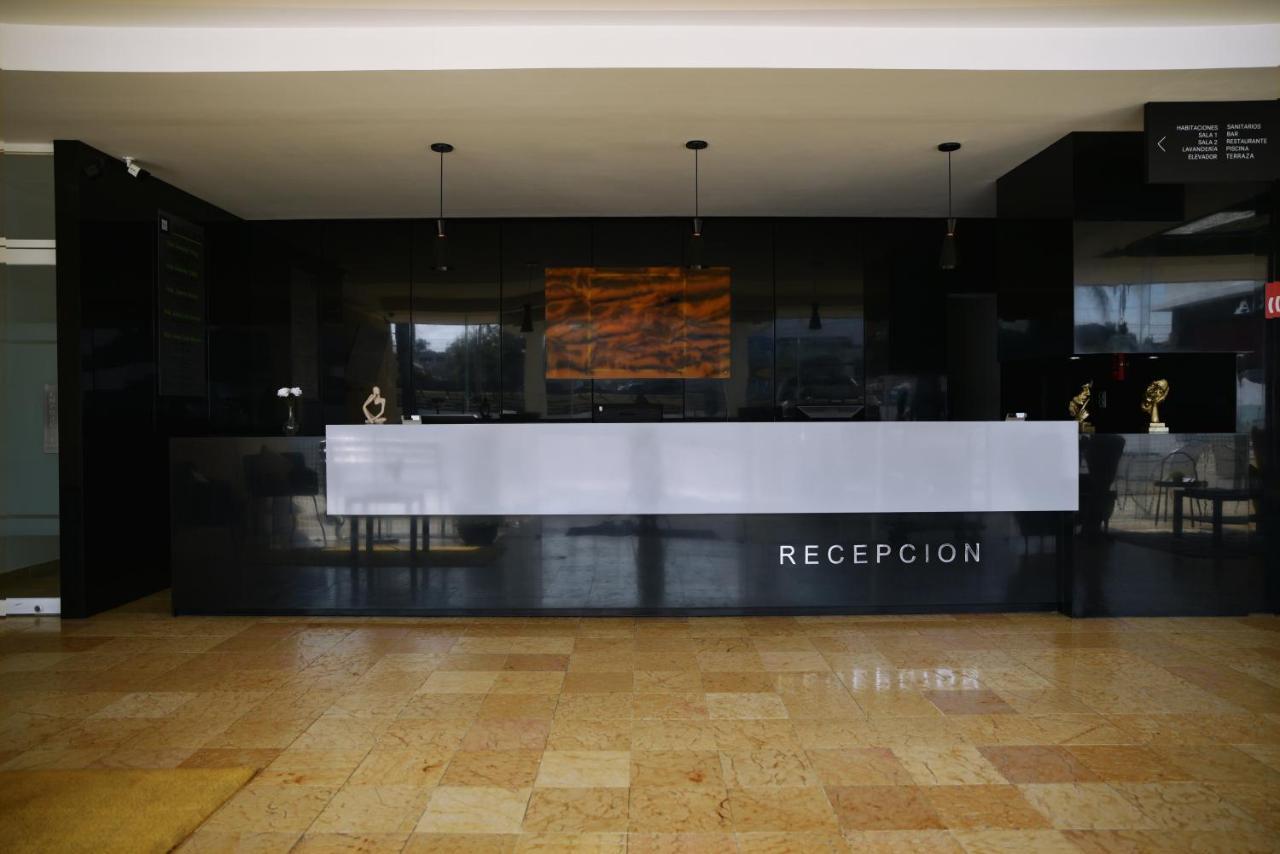 Fato Hotel Querétaro Buitenkant foto